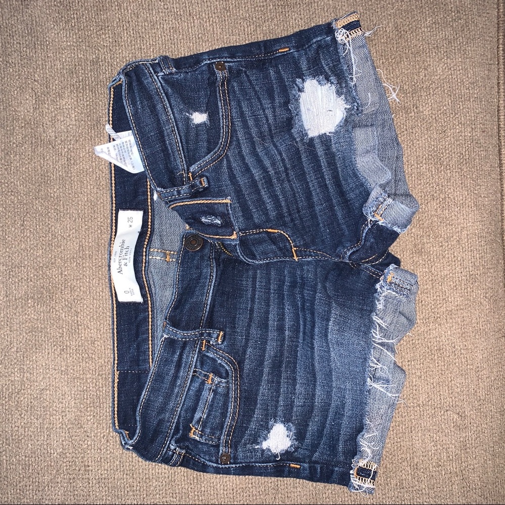 Ripped jean hollister shorts